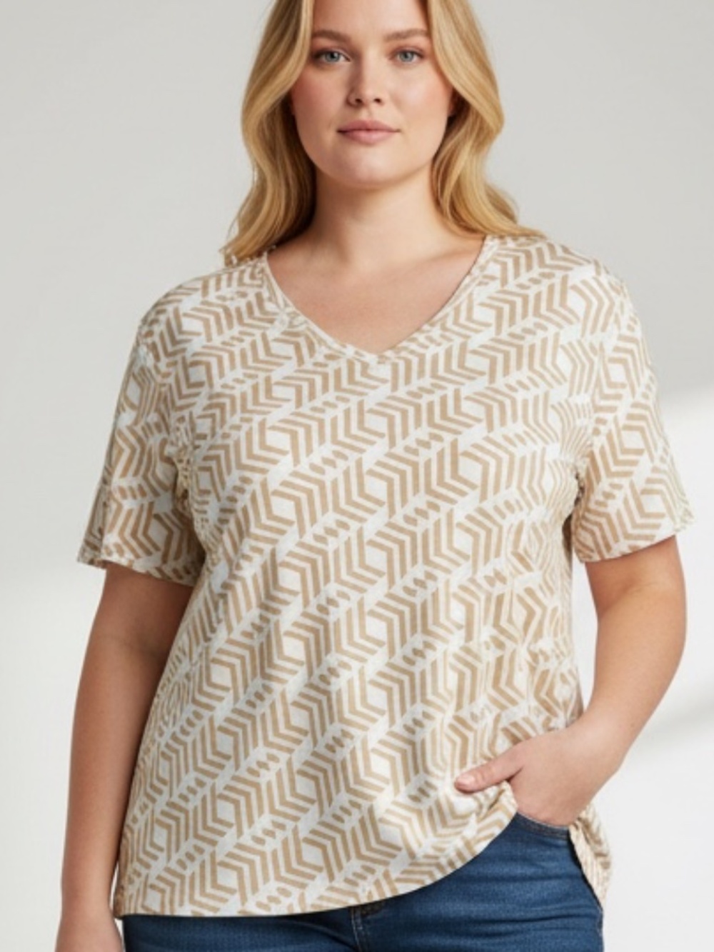 Chico's Geometric Tan and White Short Sleeve Tee Size 4 (Size 2x)